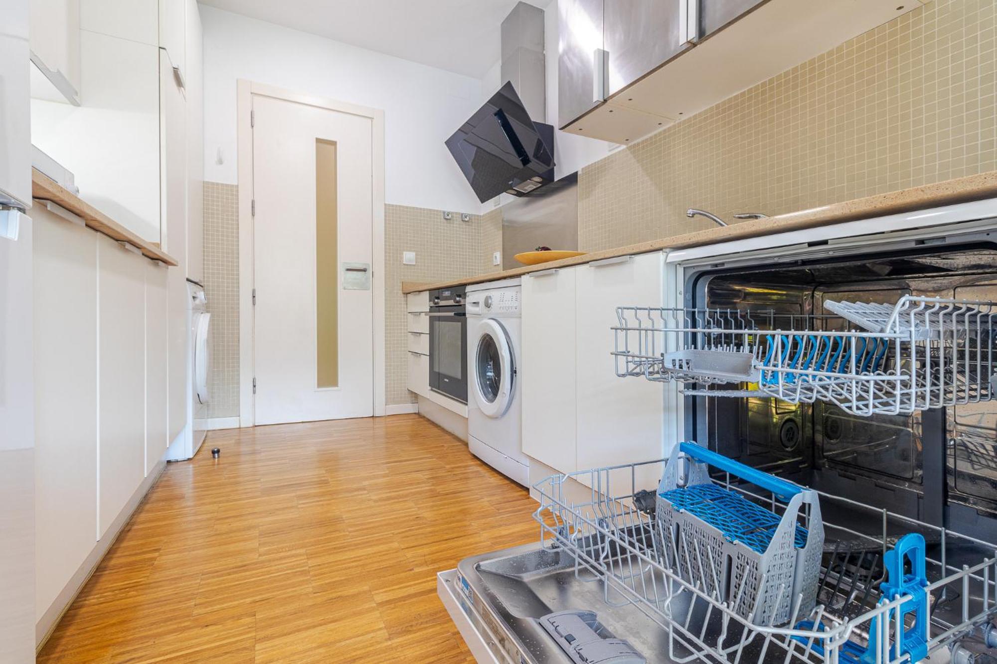 Deluxe W/ Garage Appartement *